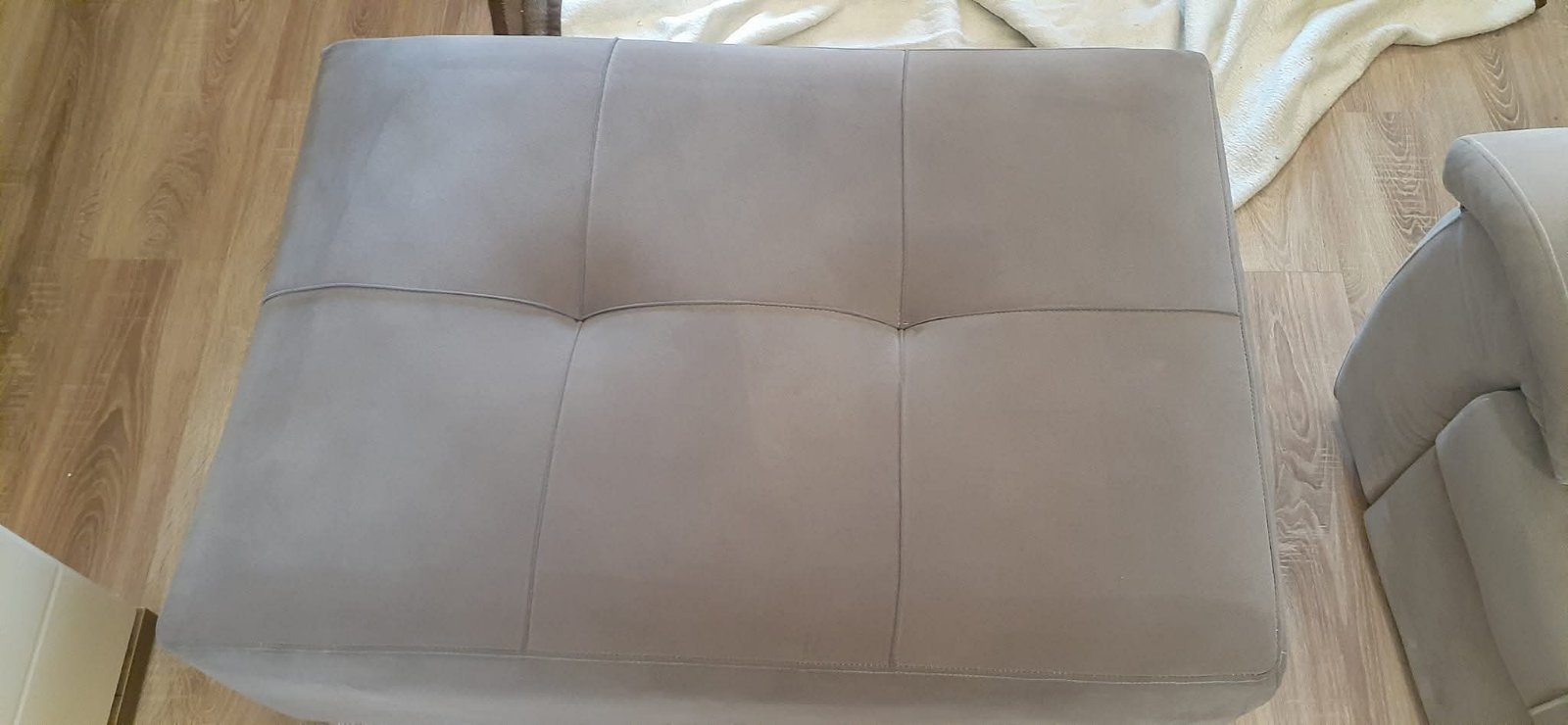 Čist tabure nakon profesionalnog dubinskog pranja