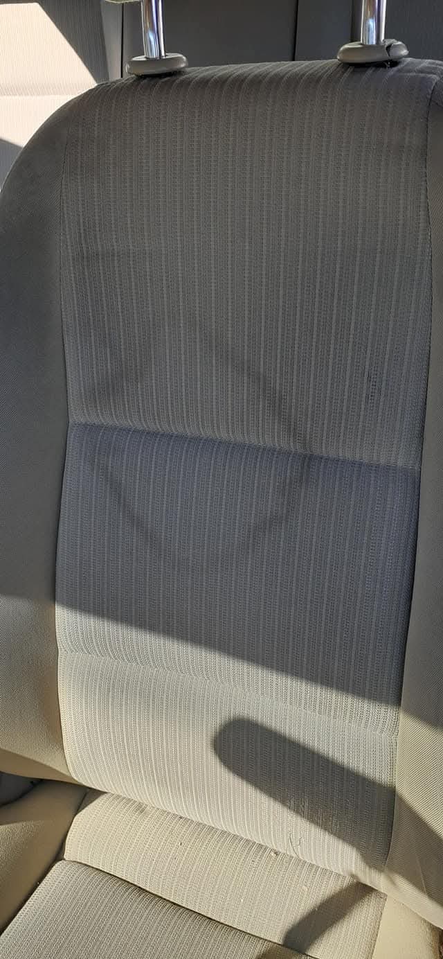 Osveženo i čisto auto sedište nakon pranja